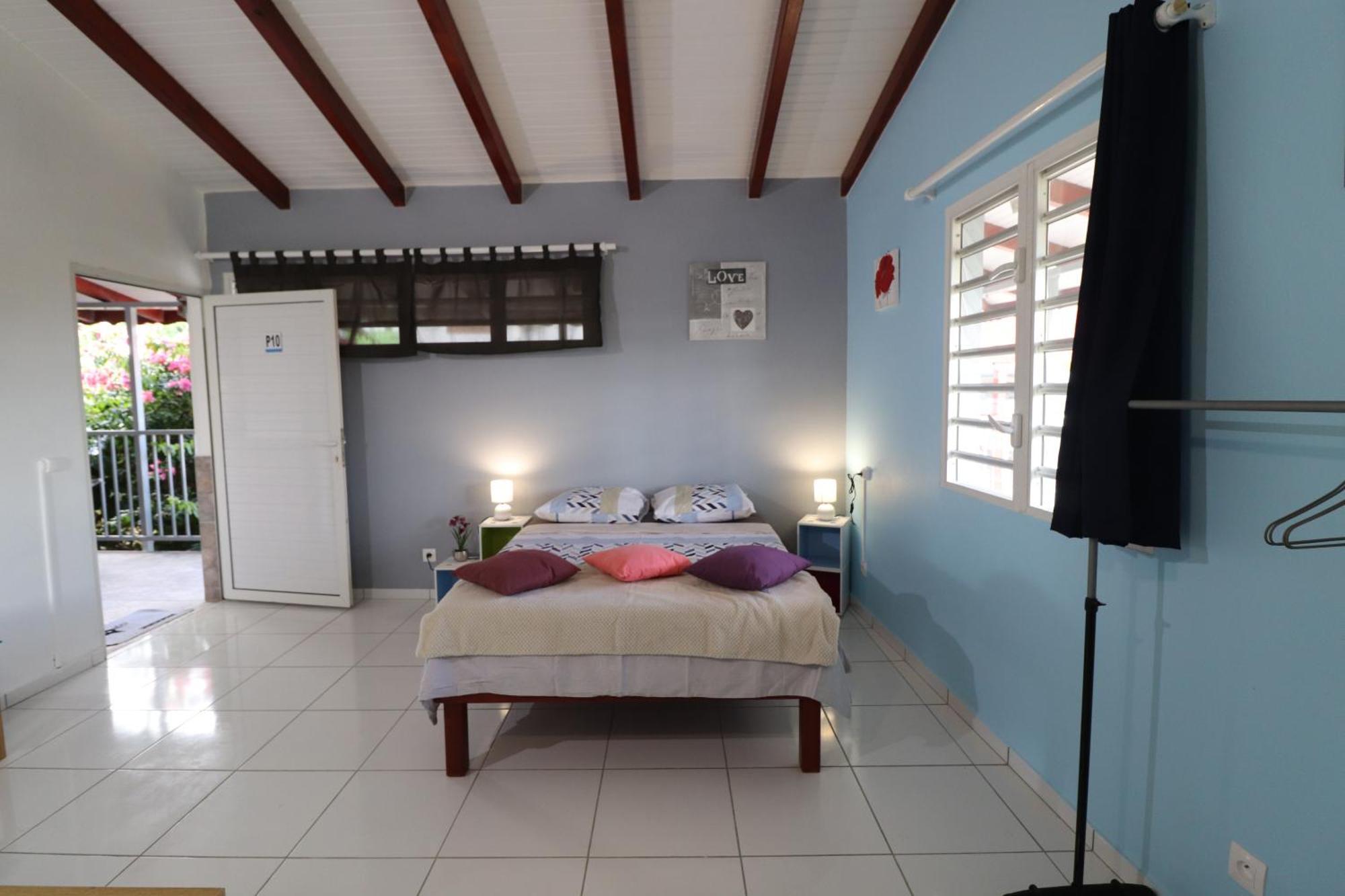Les Gites De L'Union Les Abymes Habitación foto