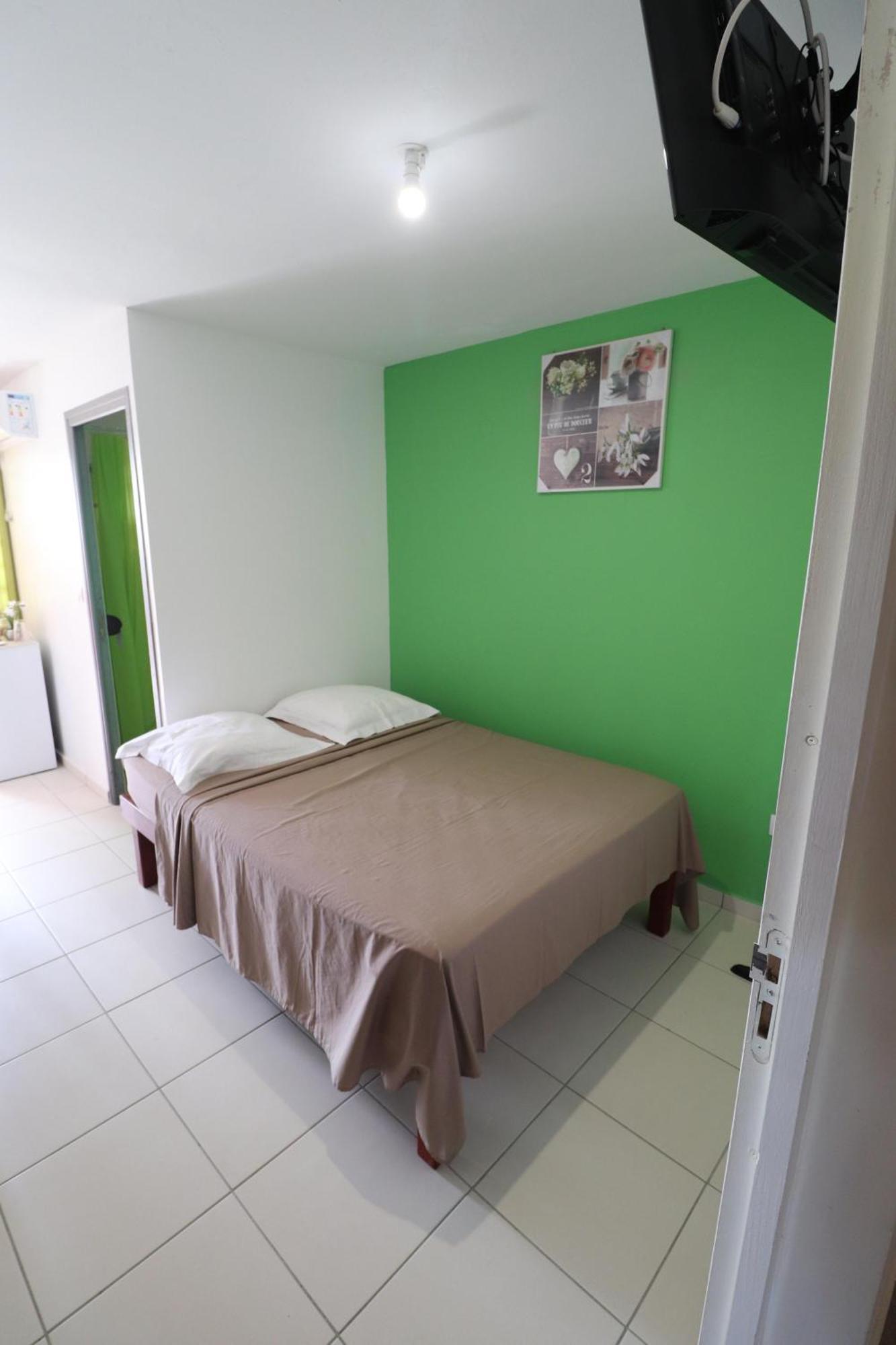 Les Gites De L'Union Les Abymes Habitación foto