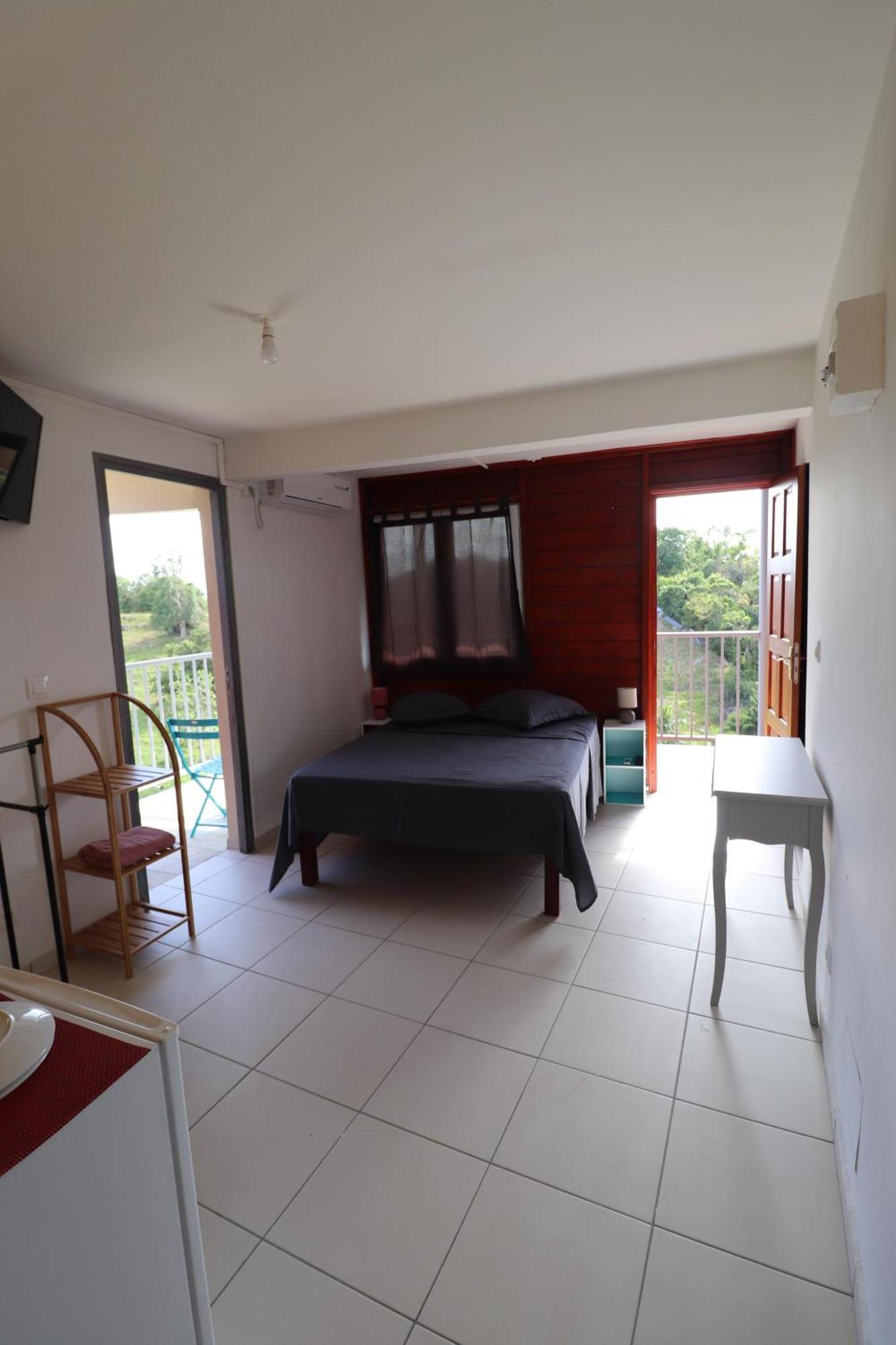 Les Gites De L'Union Les Abymes Habitación foto