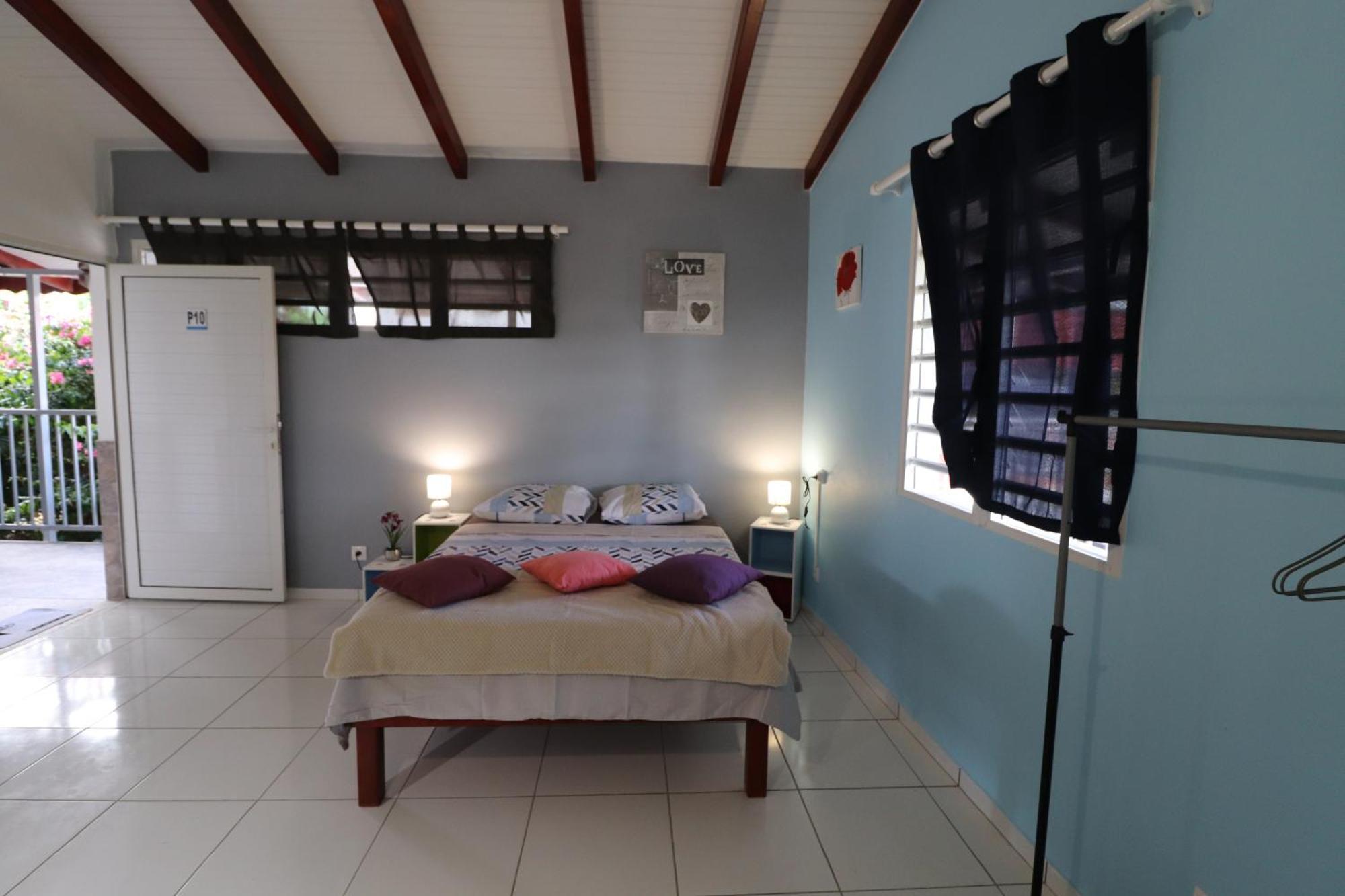 Les Gites De L'Union Les Abymes Habitación foto