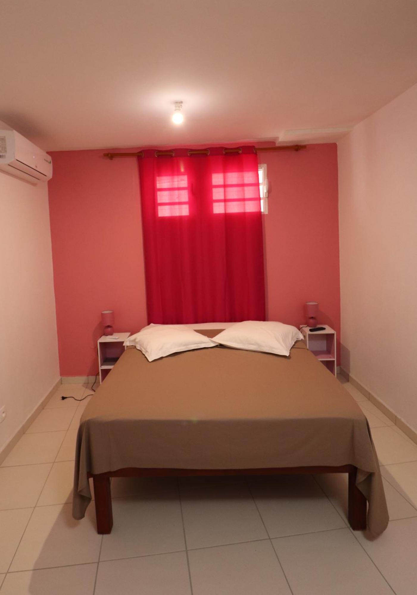 Les Gites De L'Union Les Abymes Habitación foto