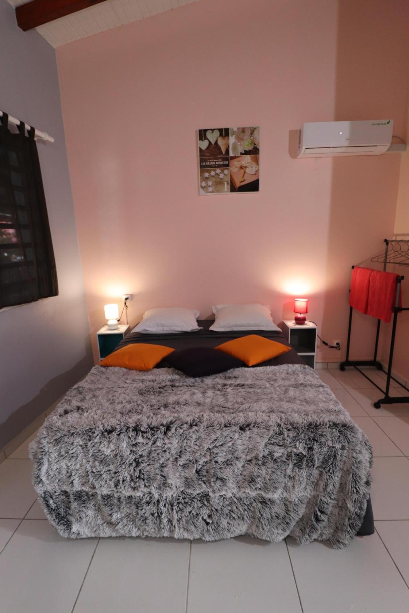Les Gites De L'Union Les Abymes Habitación foto