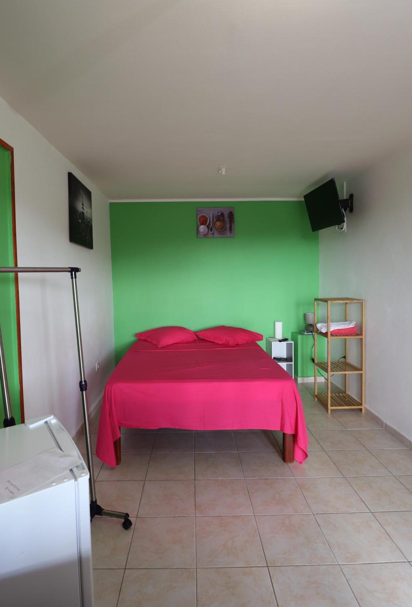 Les Gites De L'Union Les Abymes Habitación foto