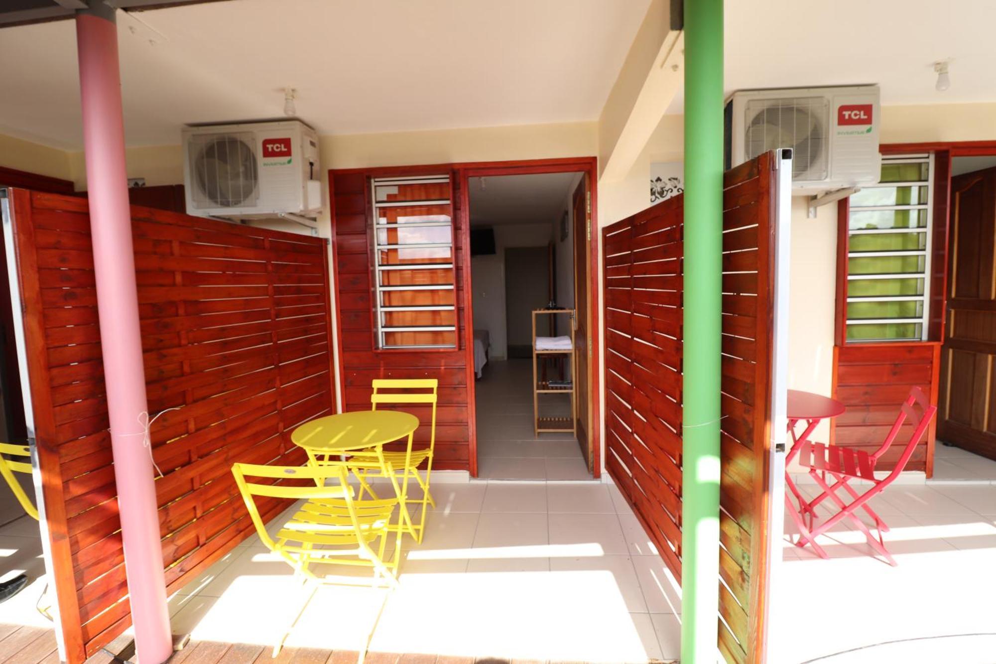 Les Gites De L'Union Les Abymes Habitación foto