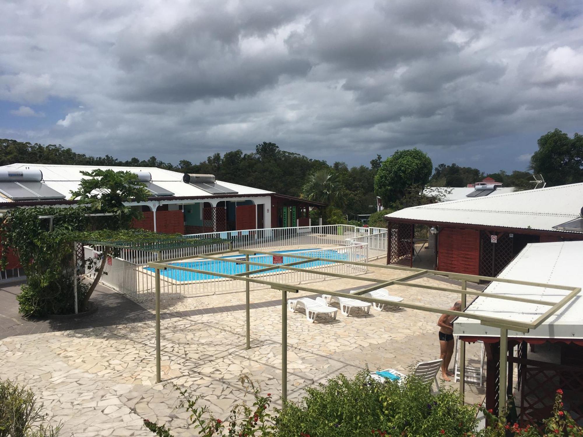 Les Gites De L'Union Les Abymes Habitación foto